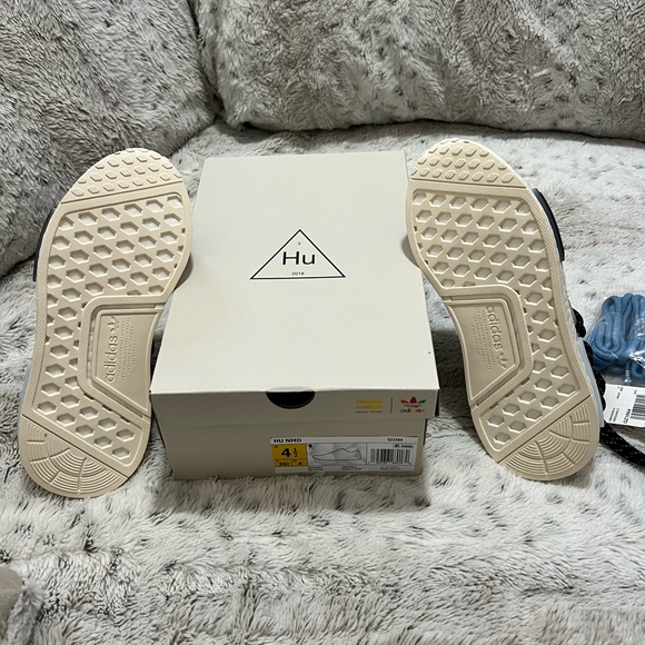Pharrell Williams Adidas (US) 4.5 BBC Ice Cream X NMD Human Race ‘Running Dog’ - Picture 3 of 8